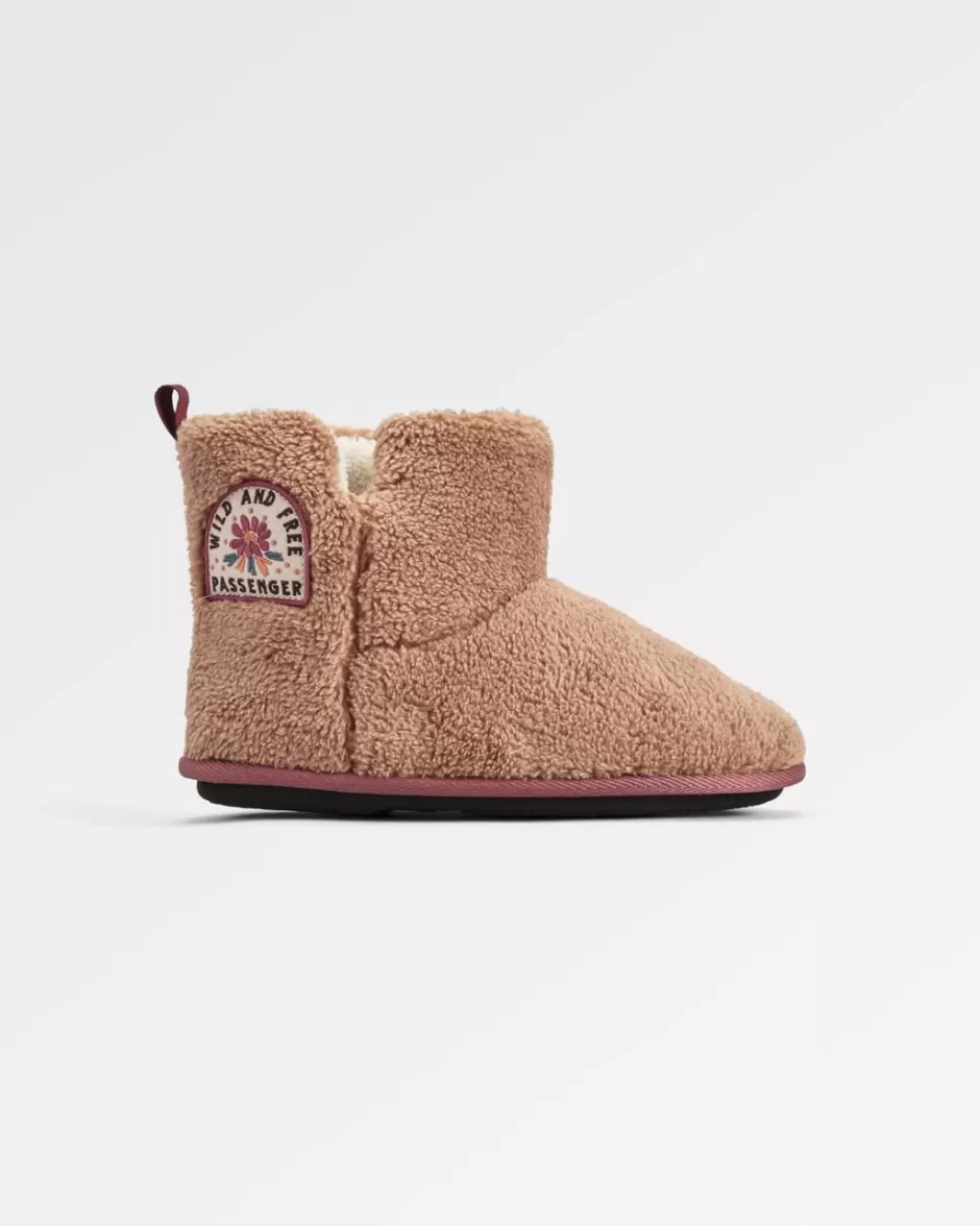 Women Passenger Winter Accessories | Hideaway Hut Slipper